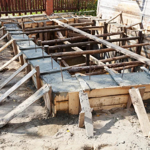 An image showing a completed block foundation for a Knoxville building.